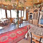 Kookaburra Hotel